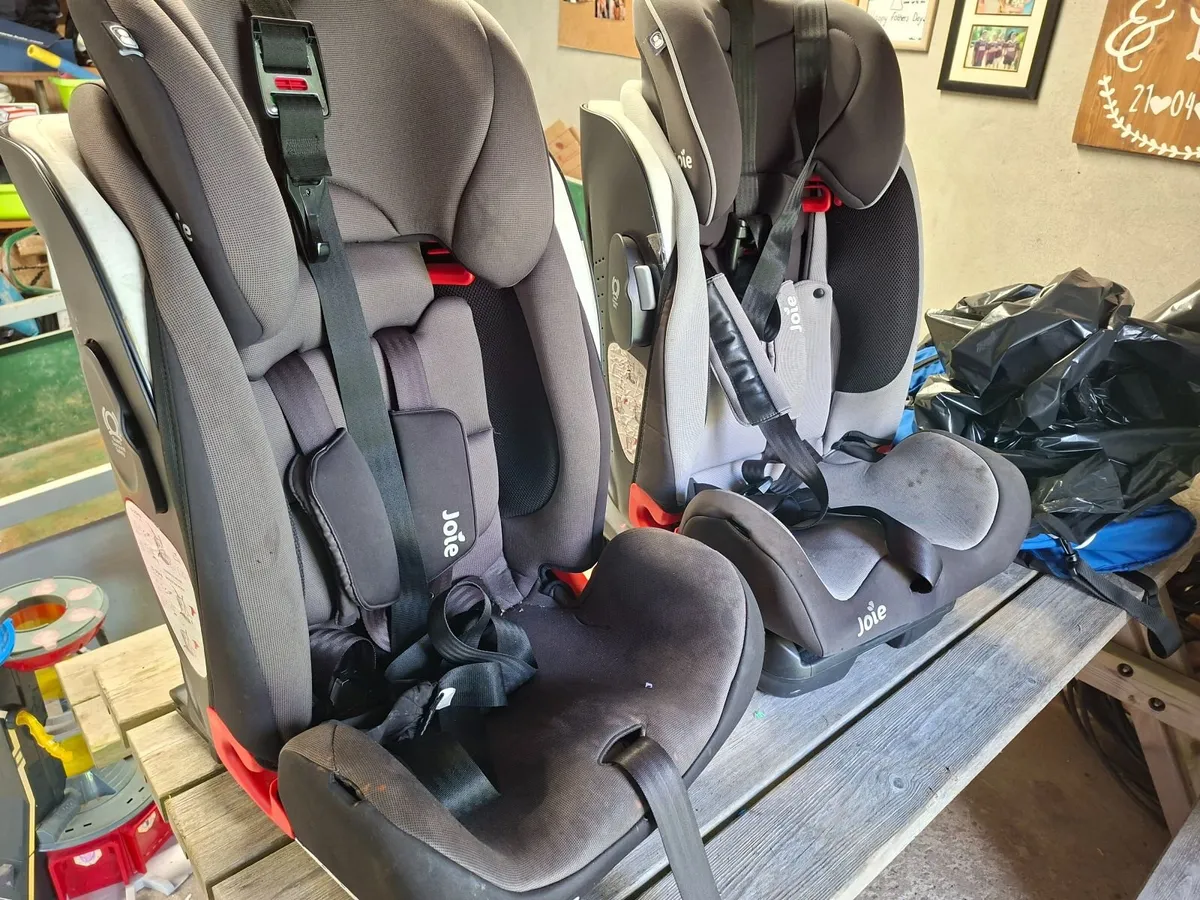 Car seats - Image 1