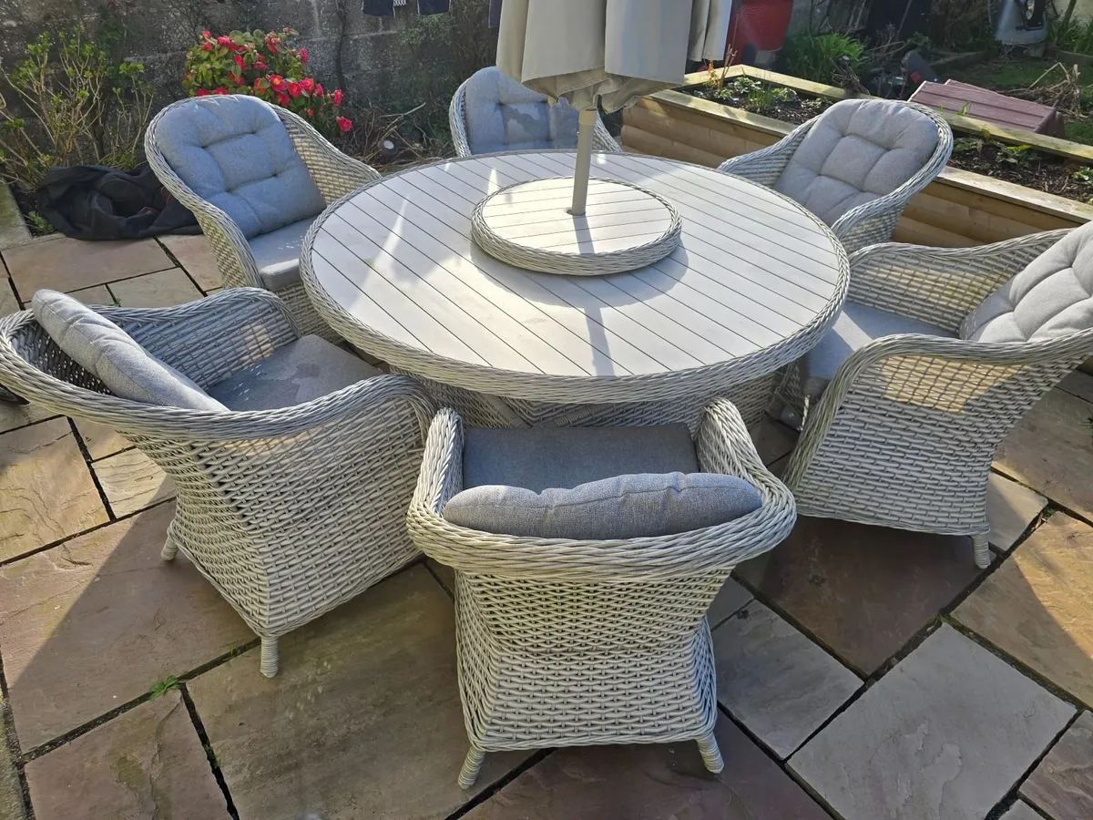 6-Seat Outdoor Rattan Dining Set, Parasol & Base. - Image 1