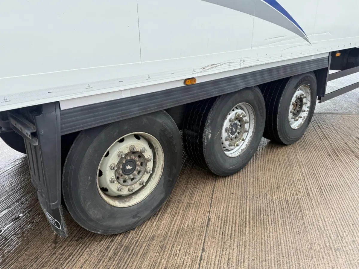 2010 SCHMITZ MULTI-TEMP FRIDGE TRAILER - Image 2