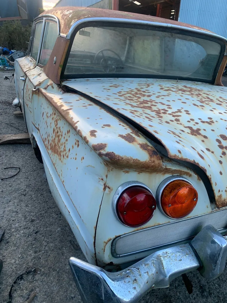 Ford Classic 315 2 Door for Breaking - Image 2