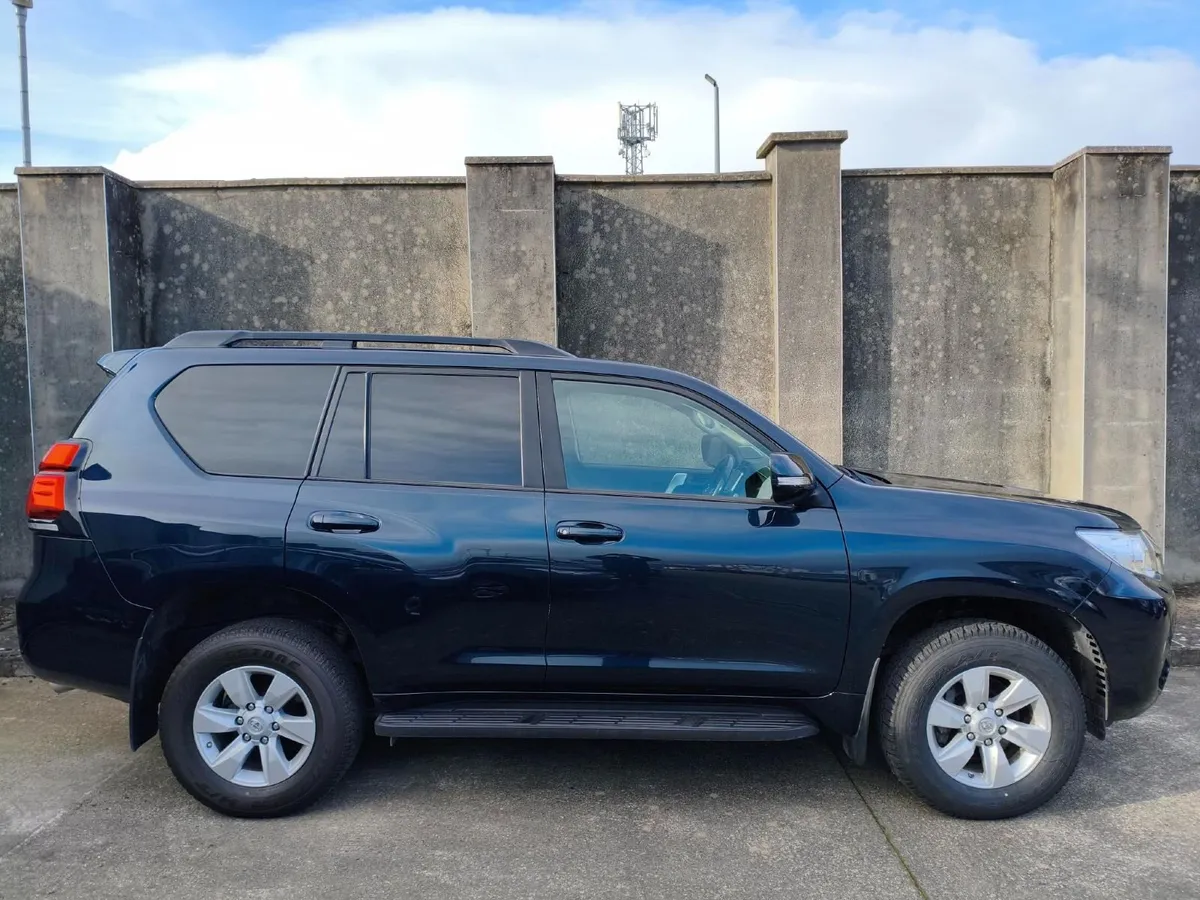 Toyota Land Cruiser 2023 - Image 3