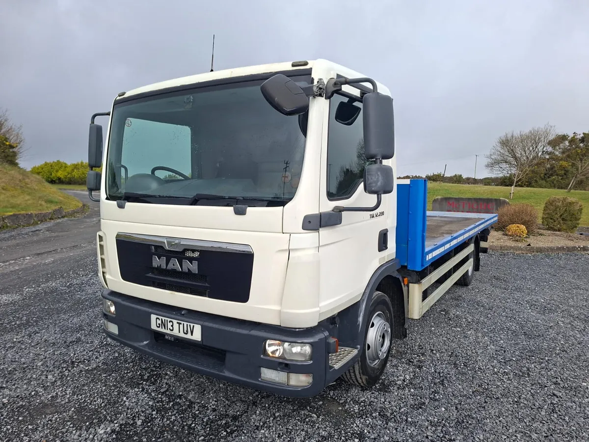 2013 MAN TGL Flatbed - Image 1