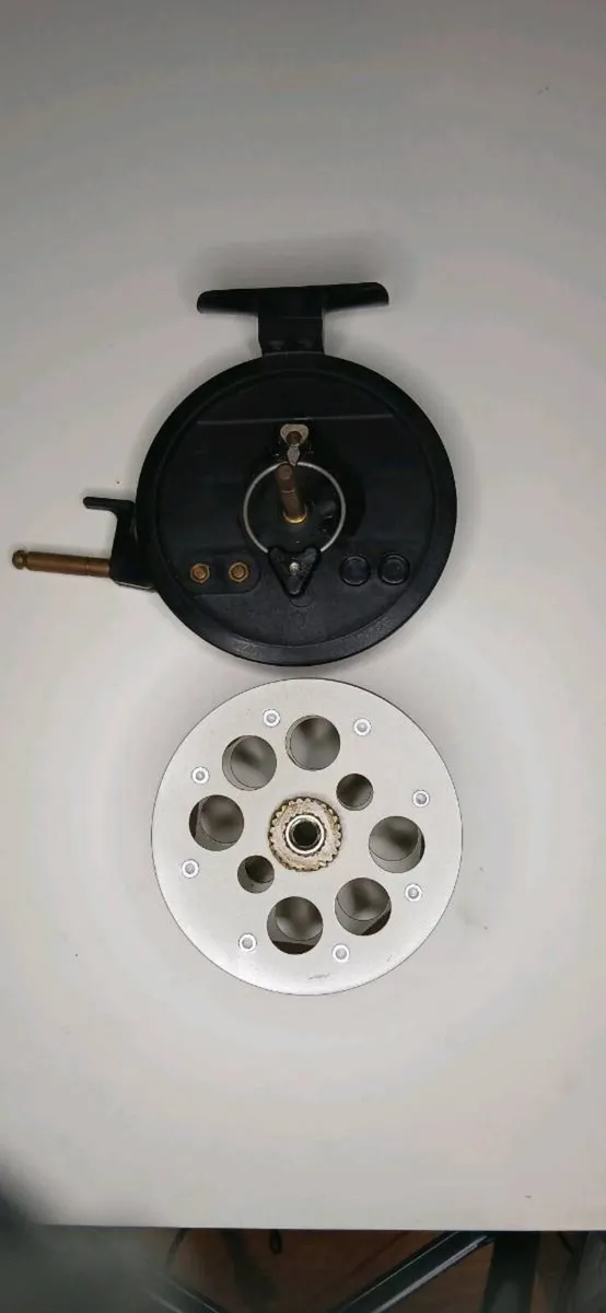 Shakespeare piranha centrepin - Image 3