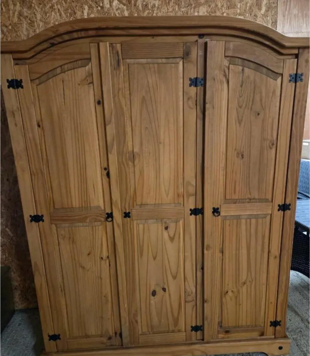 Mexican pine tripple wardrobe