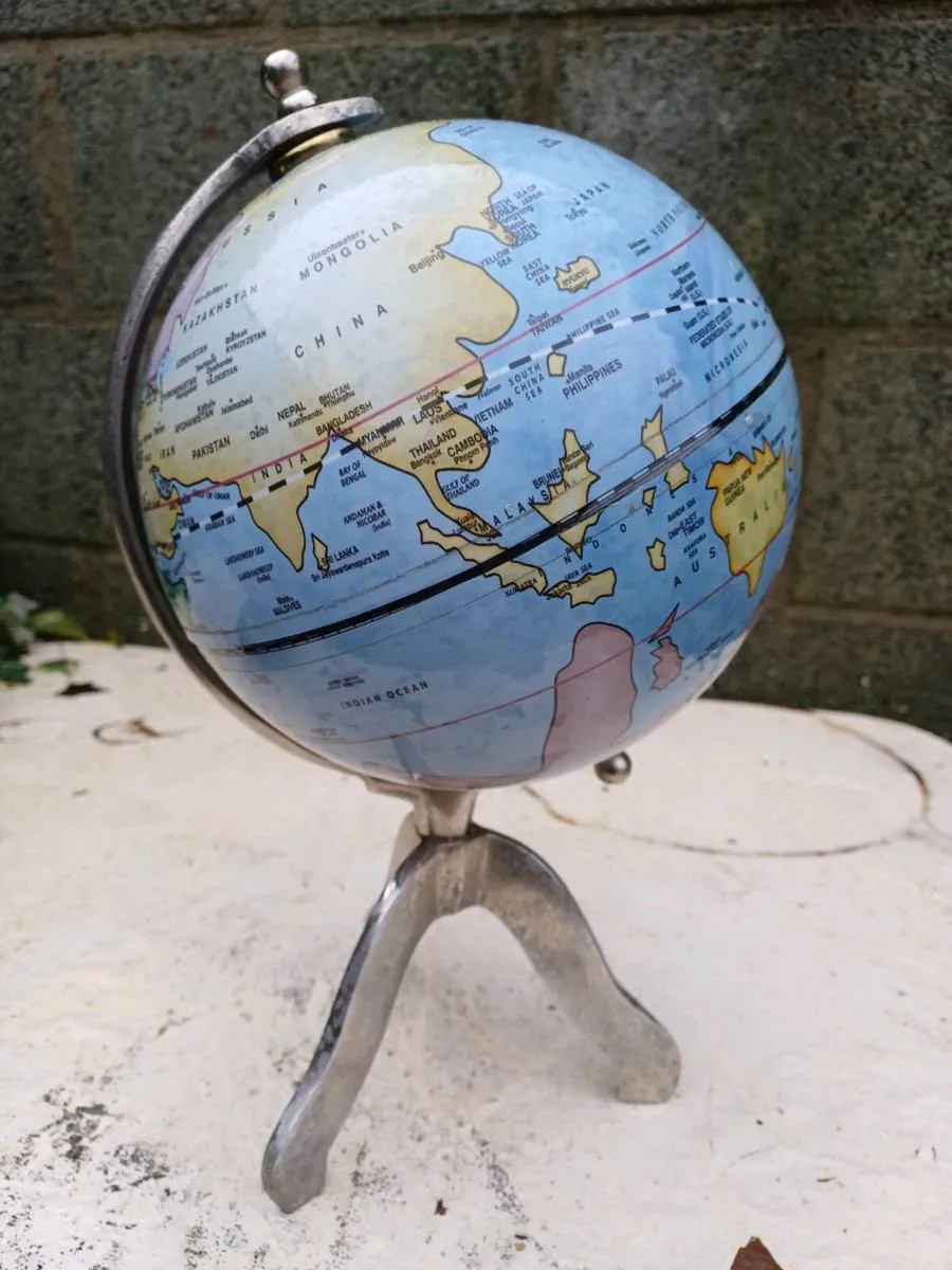 Vintage Desk Globe - Image 2