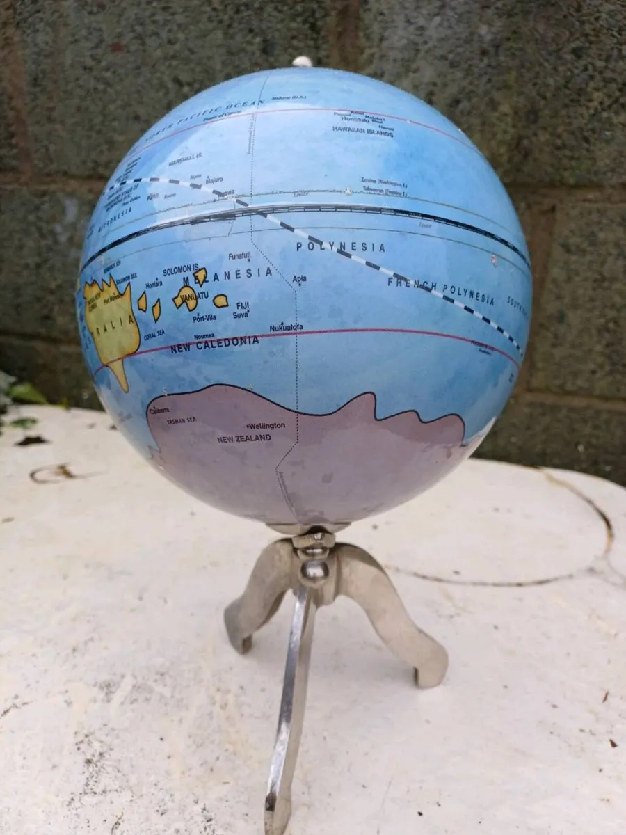 Vintage Desk Globe - Image 3
