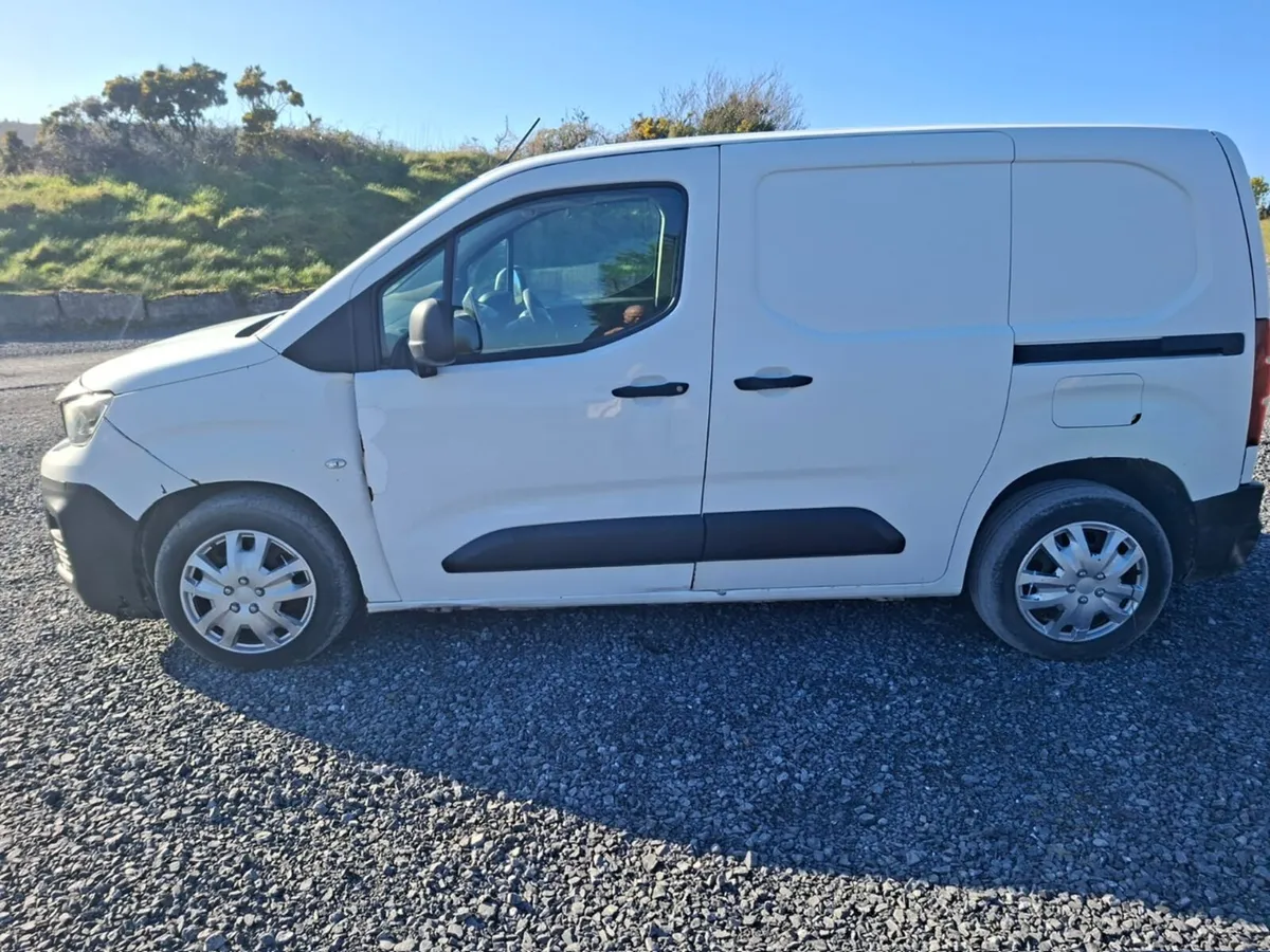 2019 Peugeot Partner - Image 3