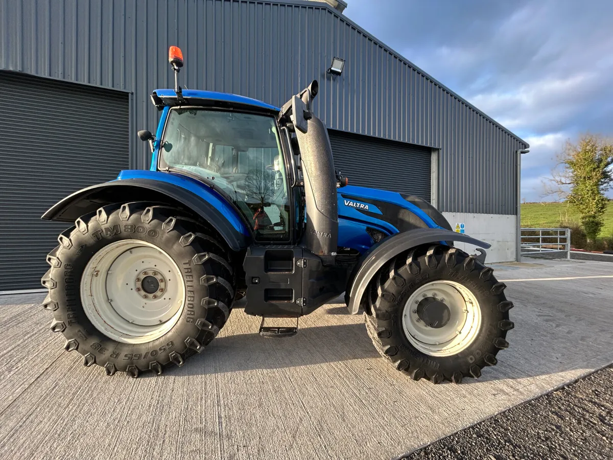 2017 VALTRA T174 ACTIVE - Image 2