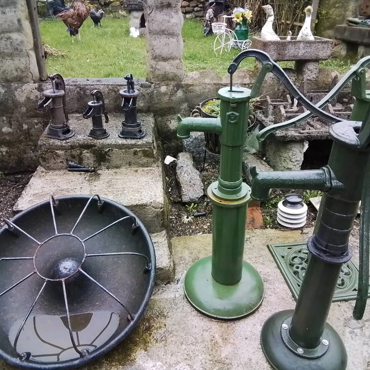 ANTIQUE AND COLLECTABLES - Image 3