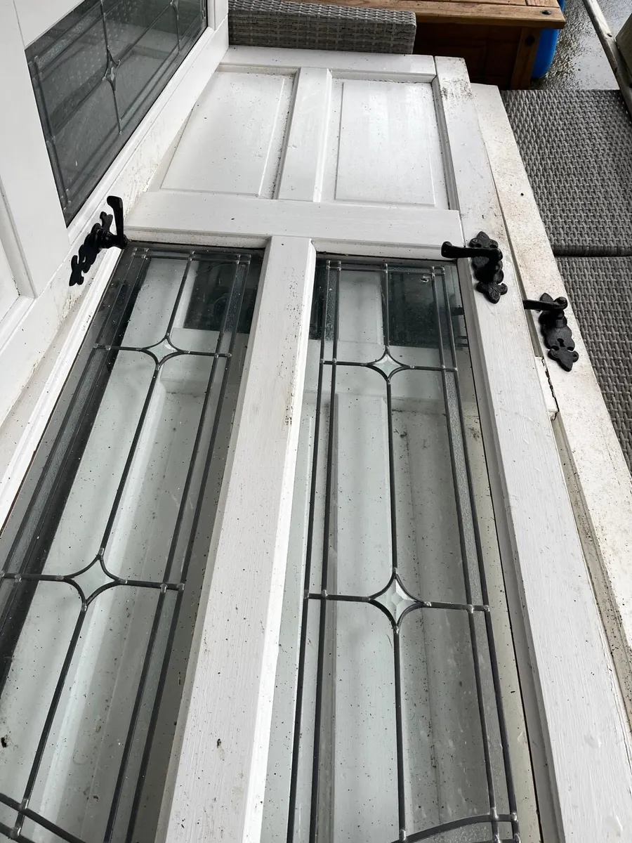 Double doors and 2 single doors