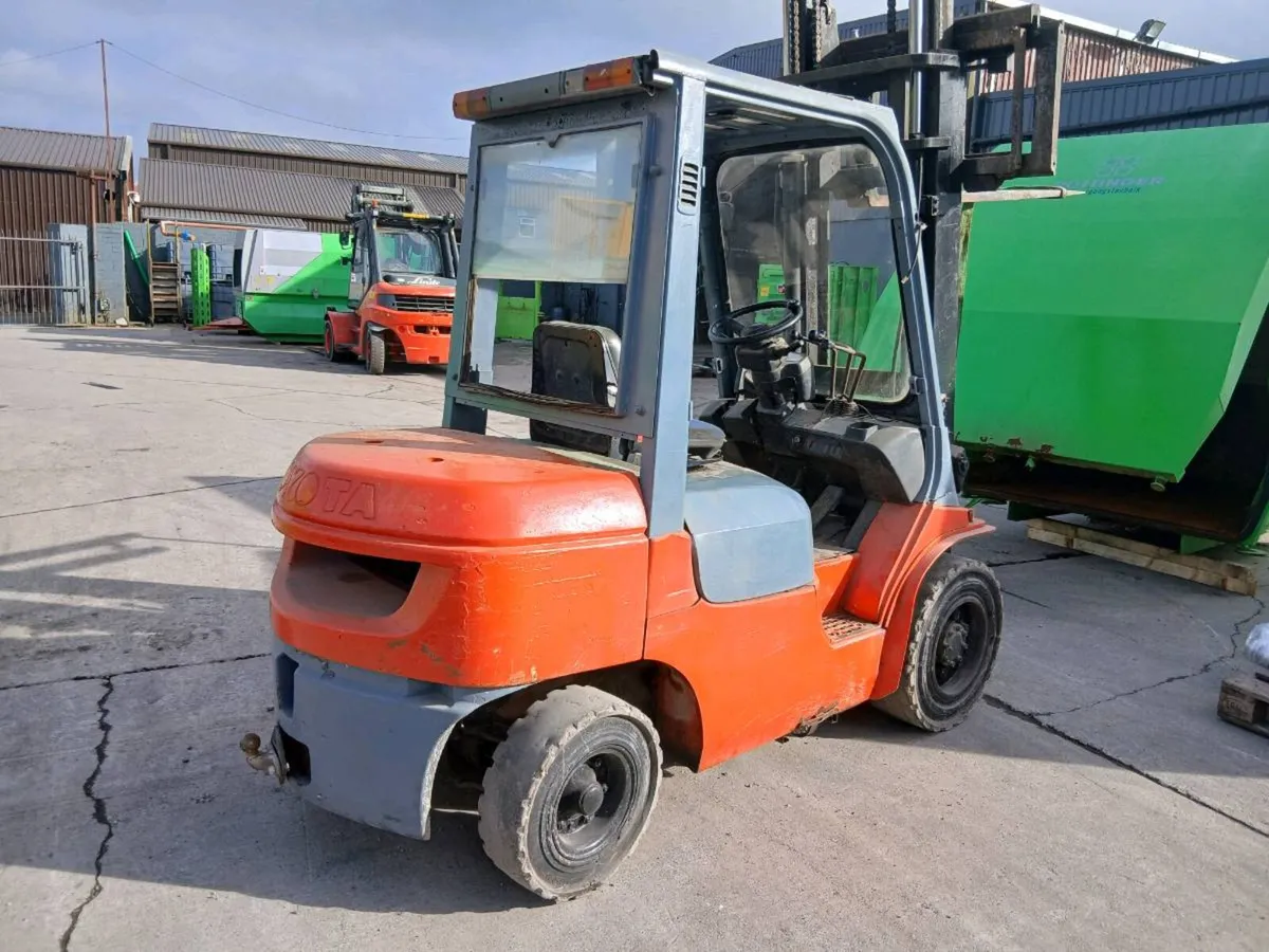 Toyota Forklift - Image 3