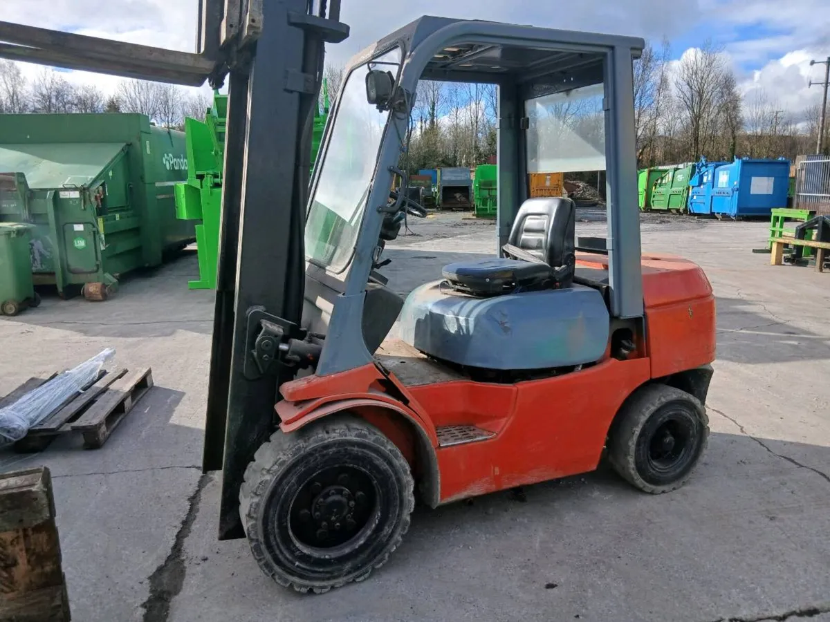 Toyota Forklift - Image 4