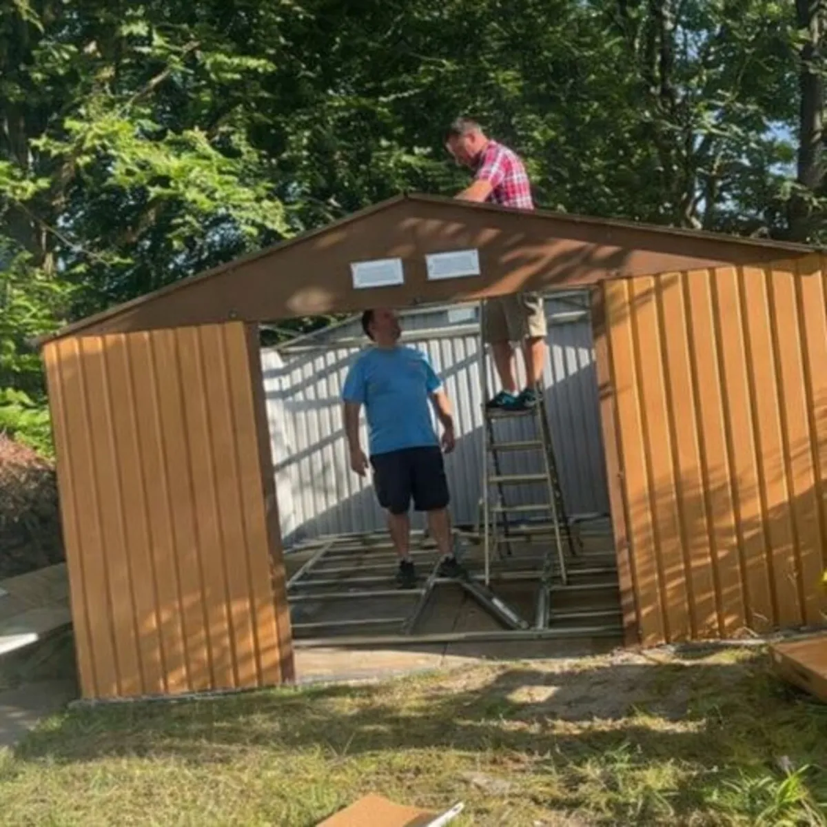 Metal shed - Image 4