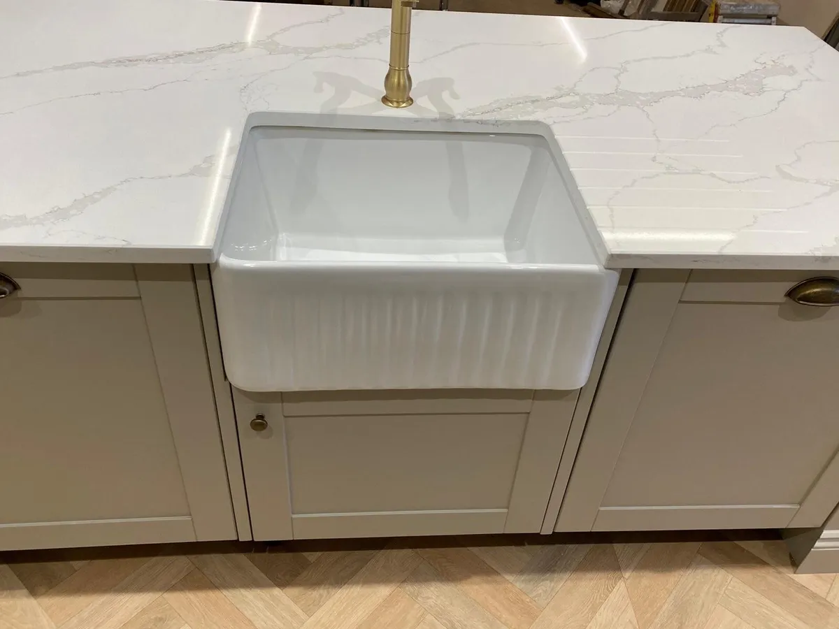 Ex display Kitchen with  quartz worktops - Image 2