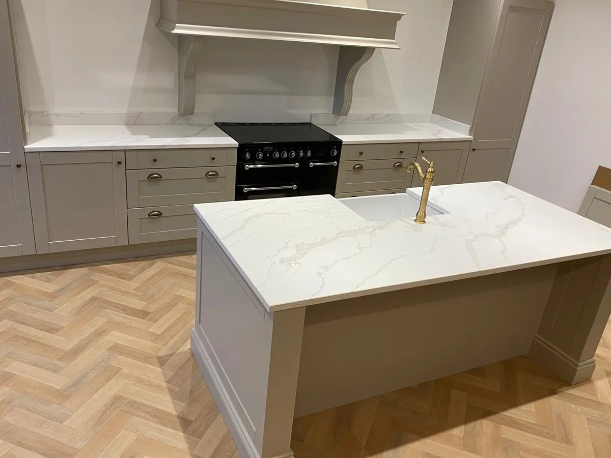 Ex display Kitchen with  quartz worktops - Image 3