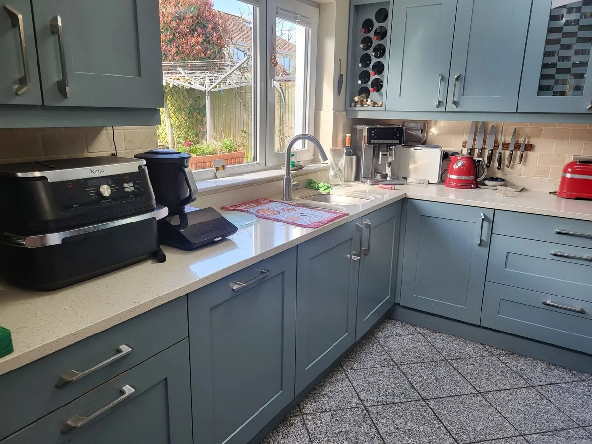 Kitchen Counter Stone Top Quartz - Image 2