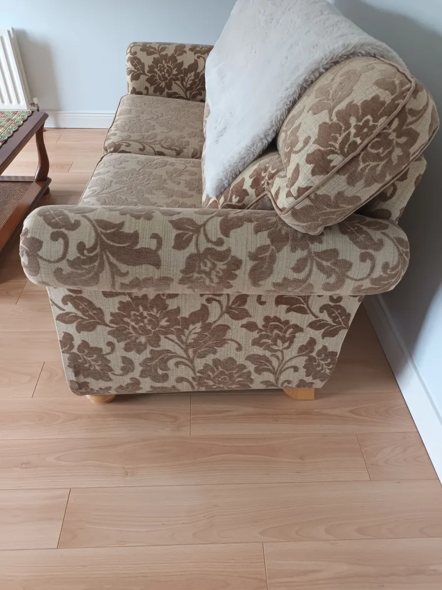2 Seater couch - Image 1