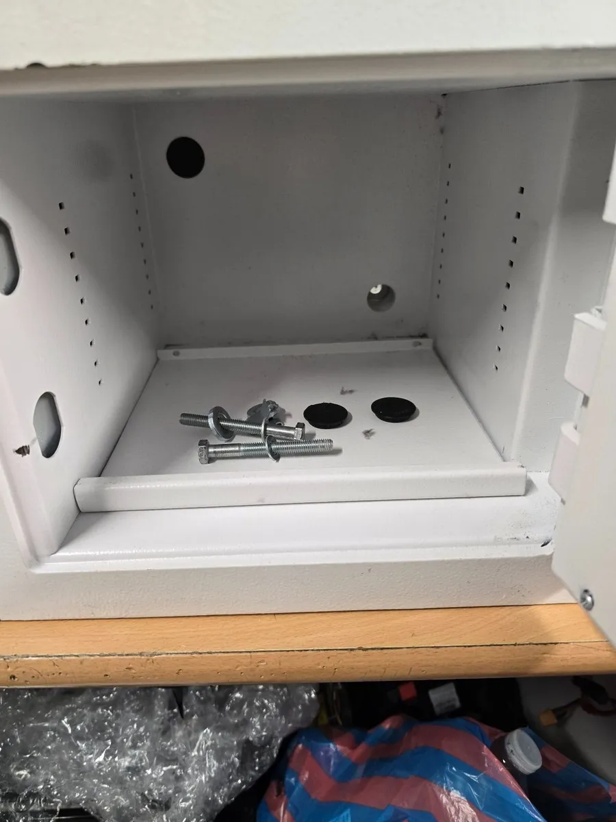 Security Safe with 2 Keys - Image 2