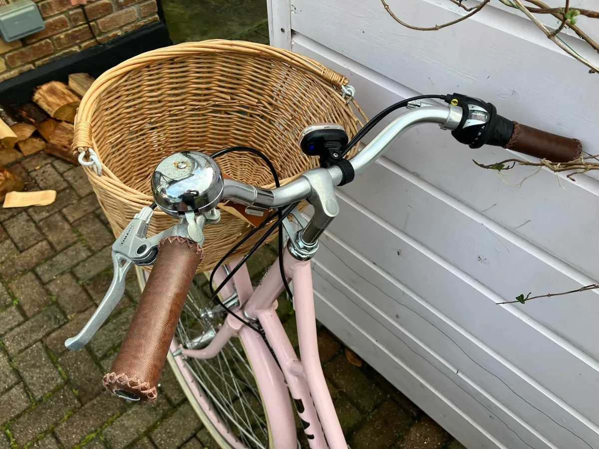 Raleigh ladies bike - Image 2