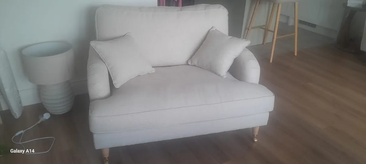 Couch - Image 2