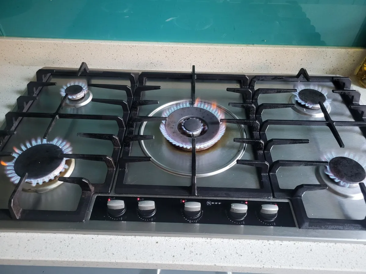 Neff 5 Ring Gas Hob - Image 2