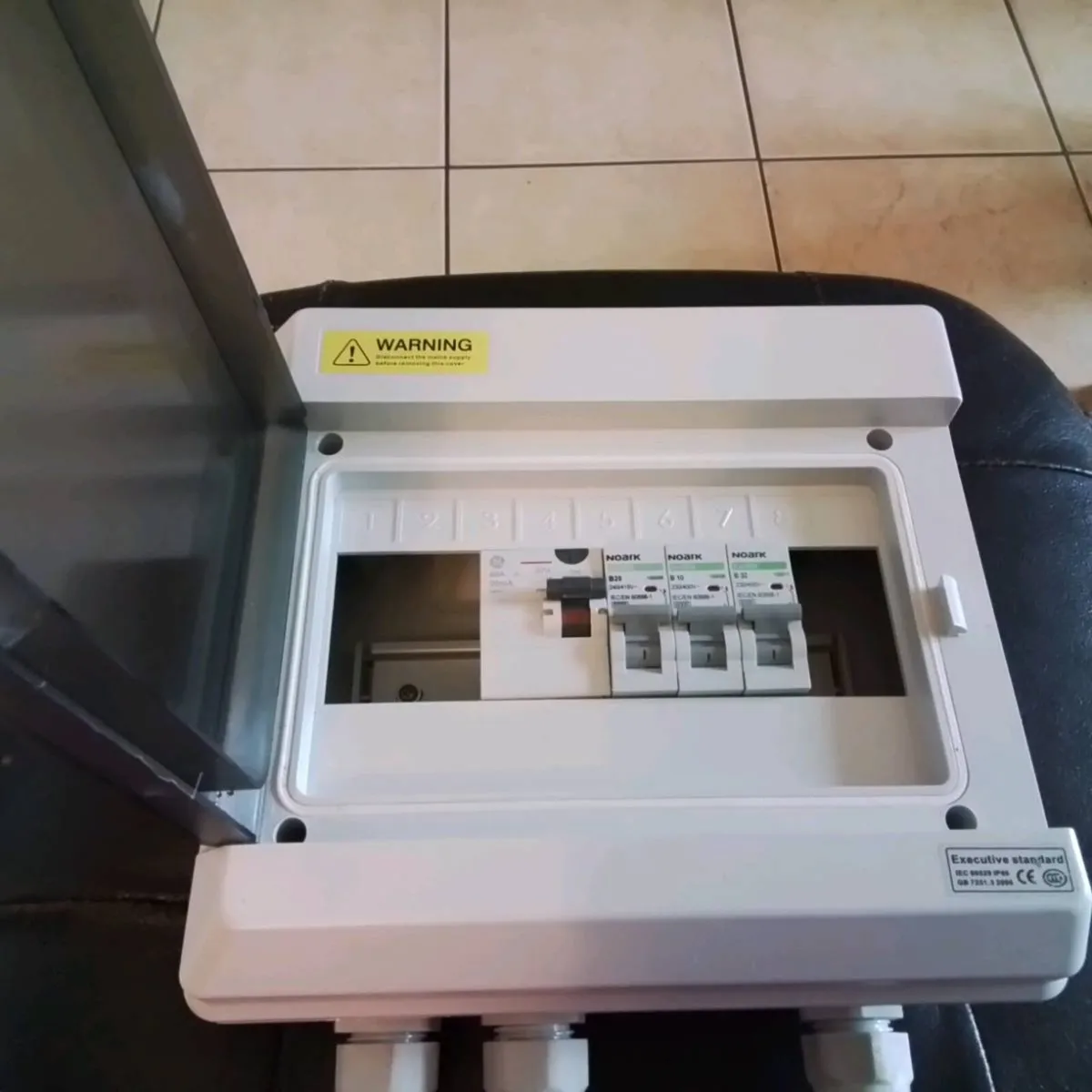 ELECTRIC FUSE BOX - Image 2