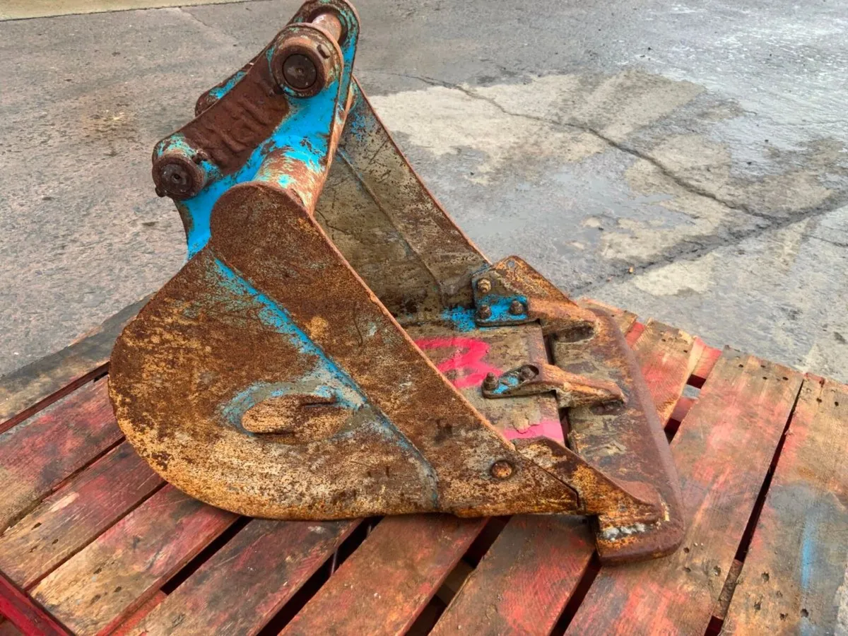 18" MINI DIGGER BUCKET........35mm PINS....190. - Image 4