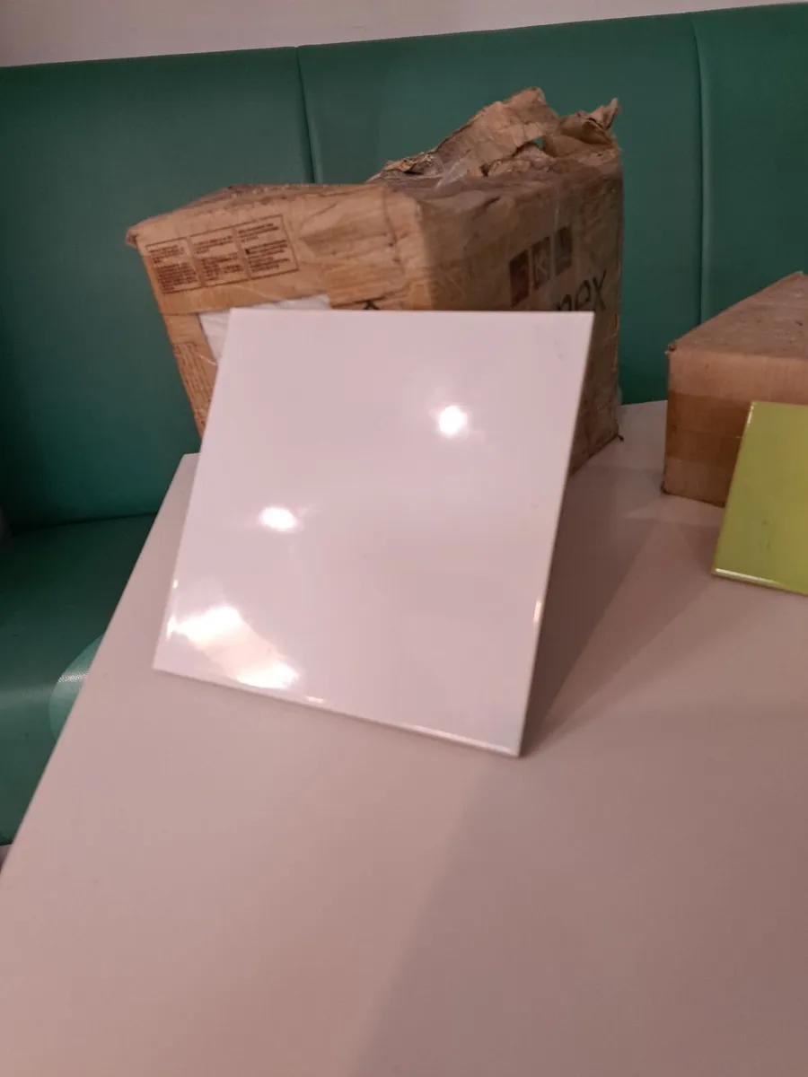 Boxes of tiles - Image 1