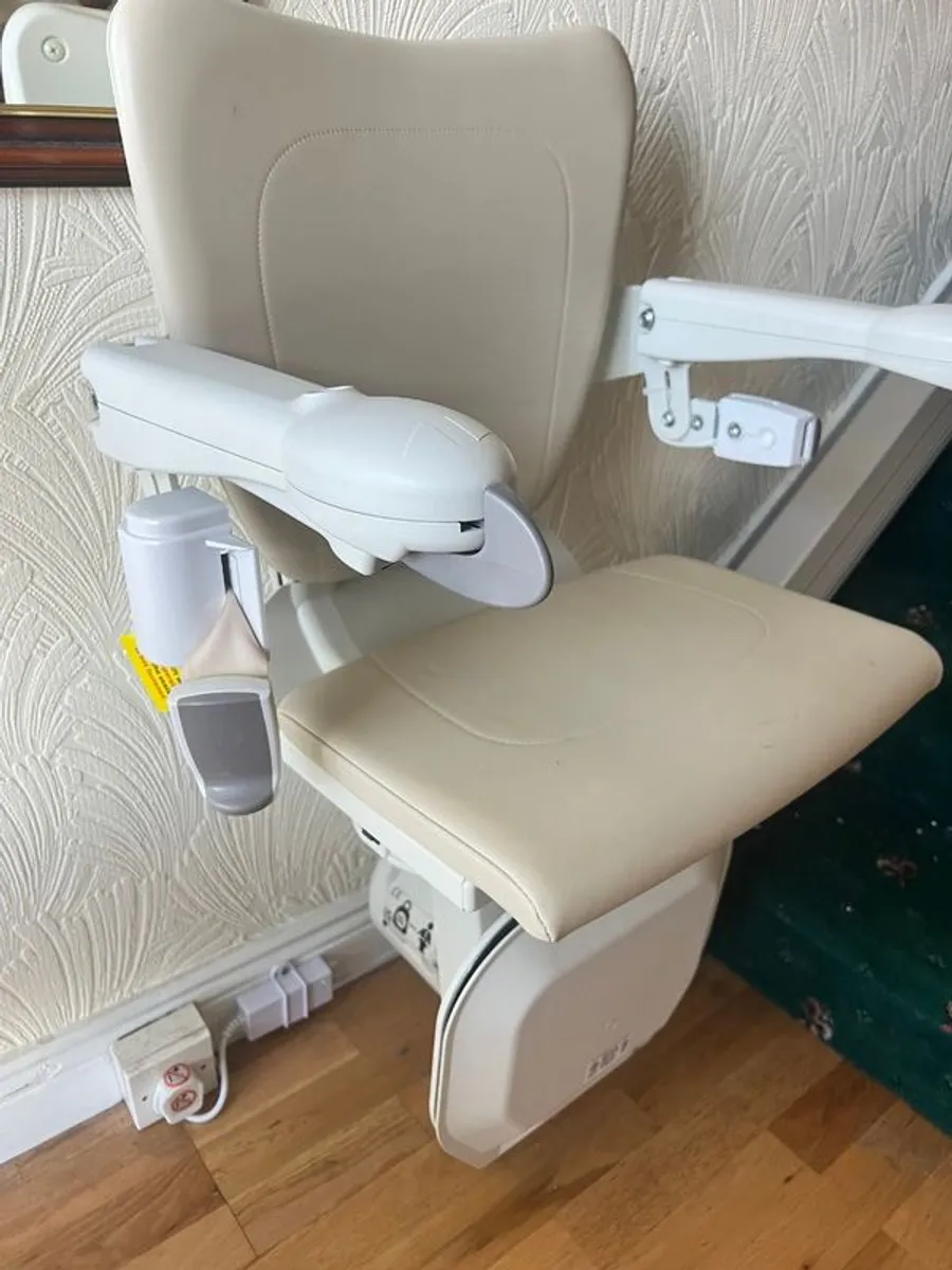 Chair lift ( left side ) - Image 1