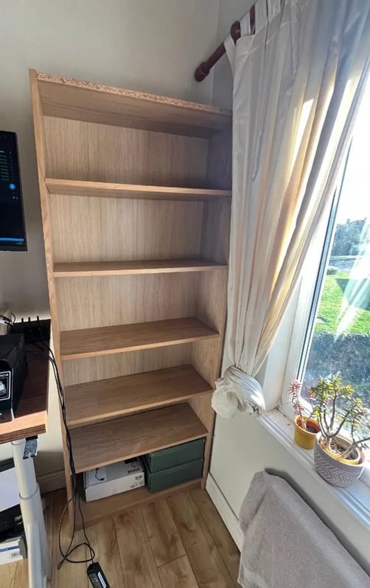 Bookcase (IKEA - Billy)