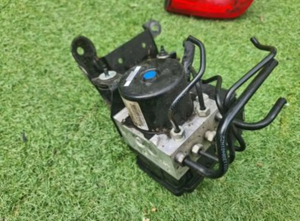 Volvo s60 2012 Parts - Image 4