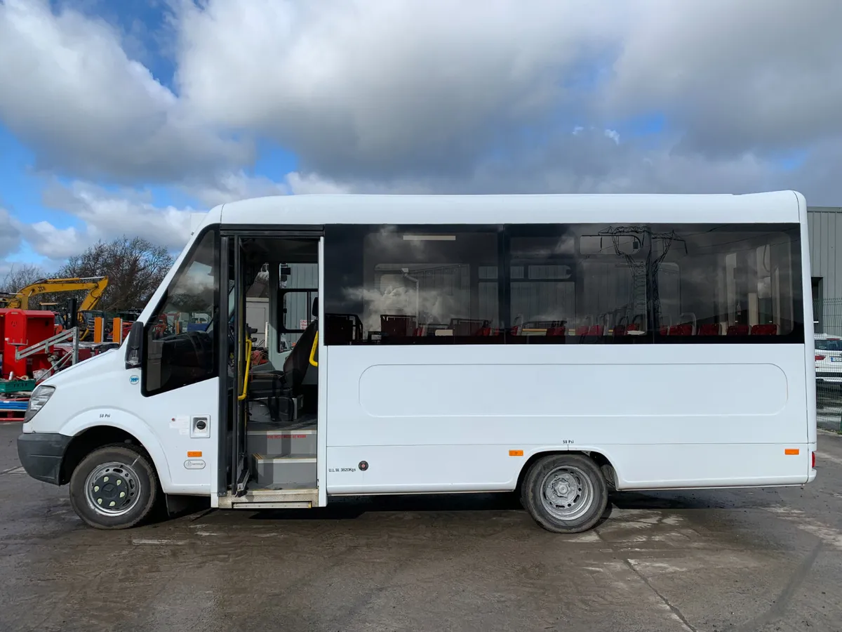 BID ONLINE NOW - 2007 MERCEDES SPRINTER MINI BUS - Image 2