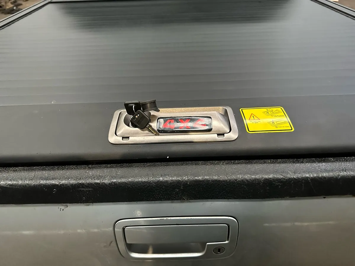 Brand new fully sealed retractable roller cover - Image 3