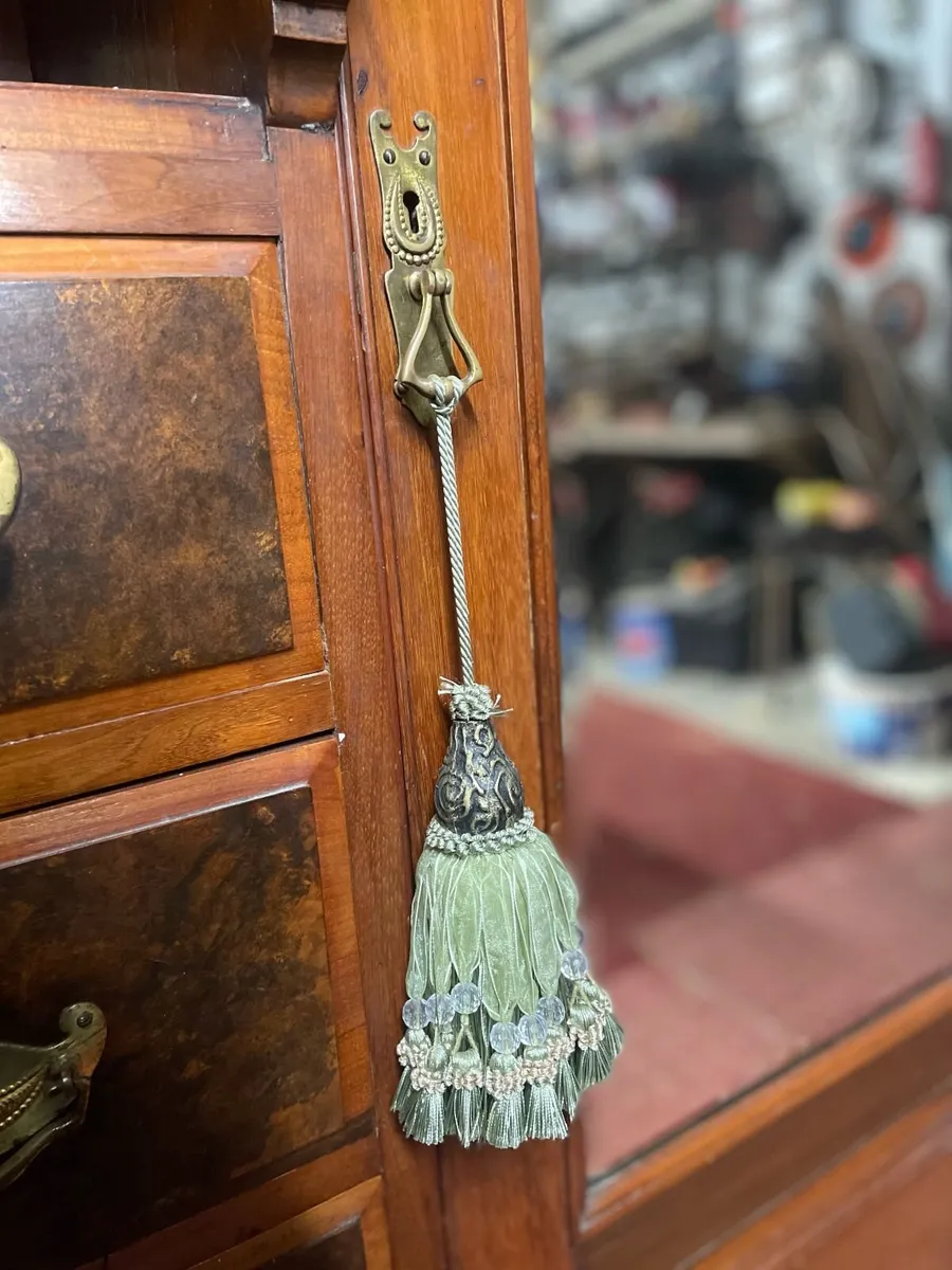 Late Victorian Walnut Triple Wardrobe - Image 2