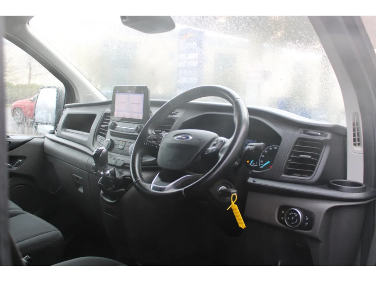 Ford Transit Custom 300L TREND 2.0 TD 170 M6 LWB 3 - Image 2