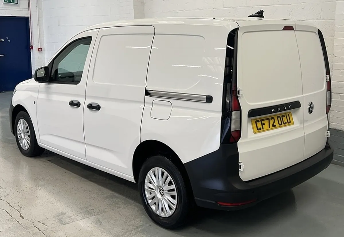 2023 Volkswagen Caddy Panel Van - Image 4