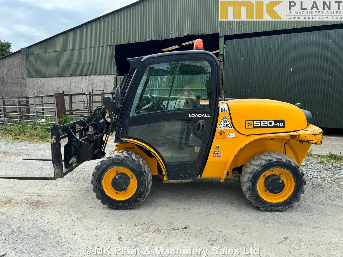 2021 JCB 520-40 Loadall - Image 1
