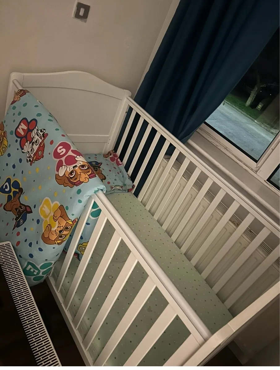 Cot bed - Image 1