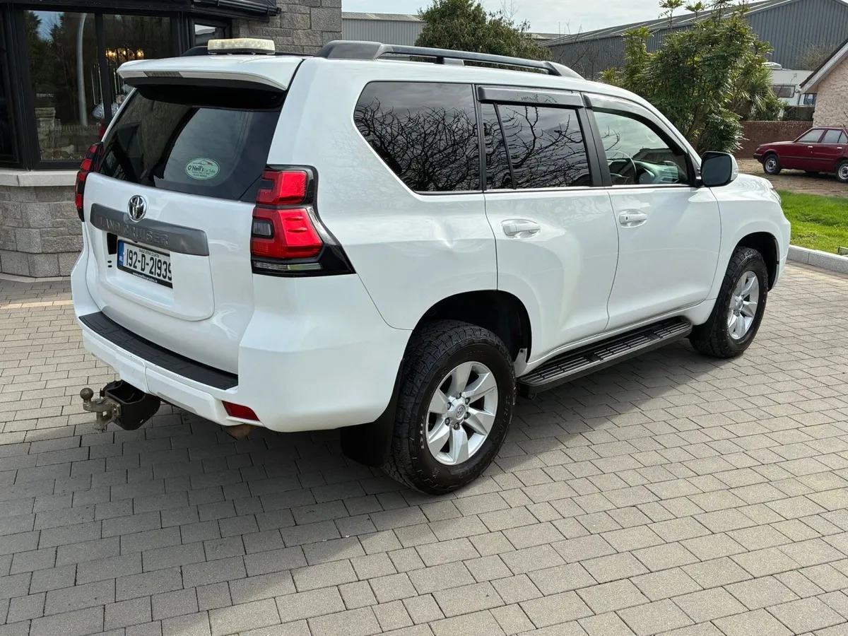 2019 (192) Toyota Landcruiser - Image 4