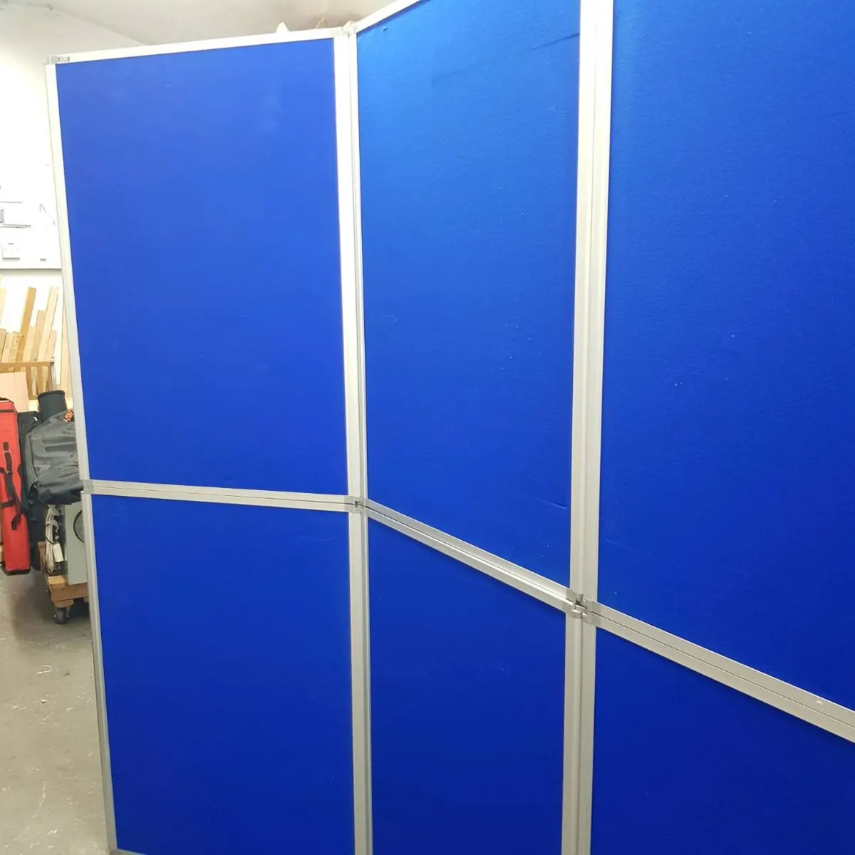 Nobo Pro 8 Panel Display + 3 Pull up Banners - Image 3