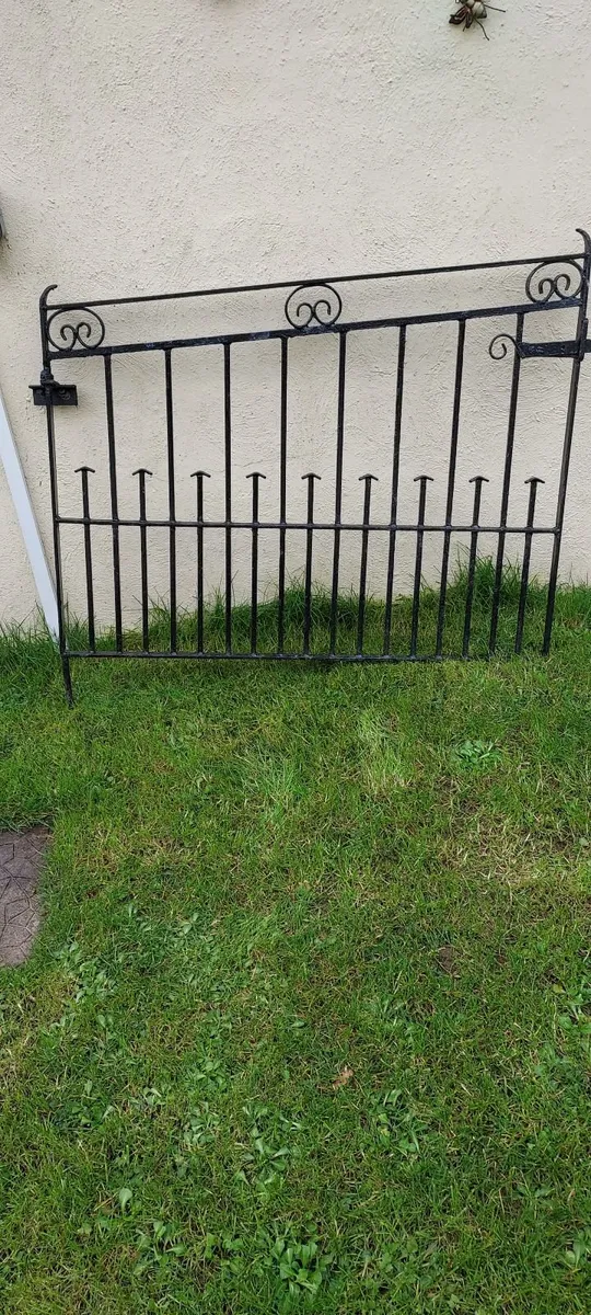 Wrought iron gates - Image 2