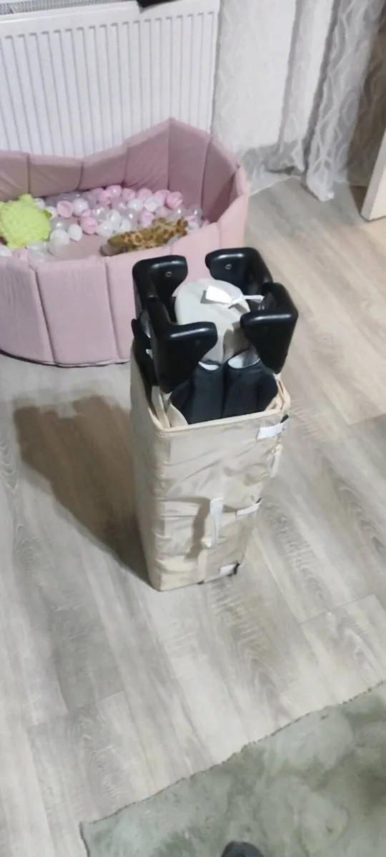 Hauck Dream Play    travel cot - Image 3