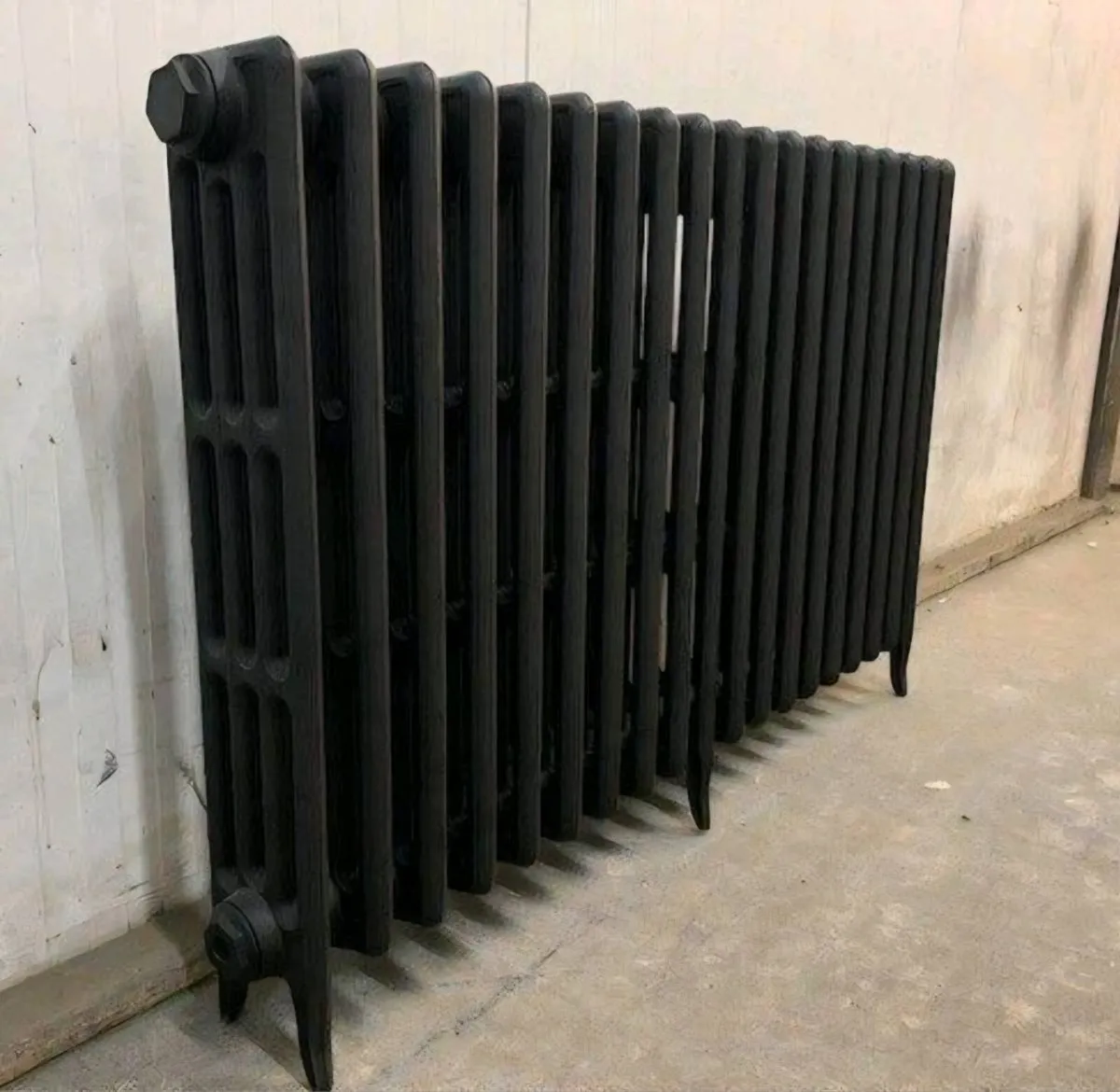 Cast Iron radiator- Victorian 660mm/4column - Image 1