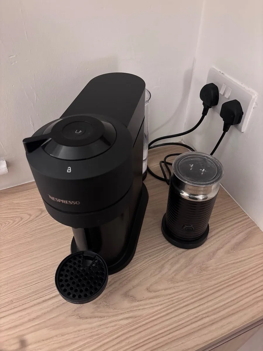 Nespresso Vertuo Next Coffee Machine w Aerocinno 3 - Image 3