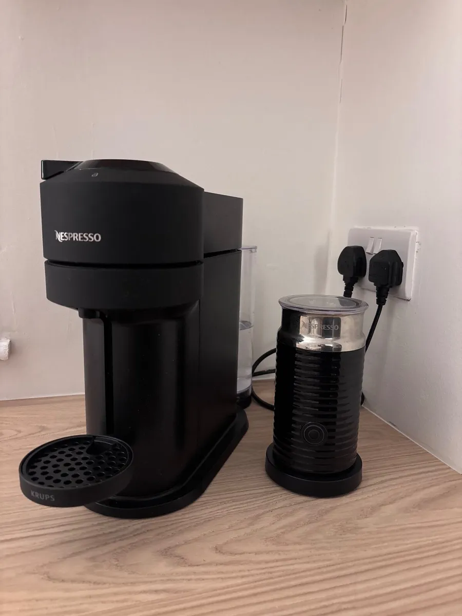 Nespresso Vertuo Next Coffee Machine w Aerocinno 3 - Image 2