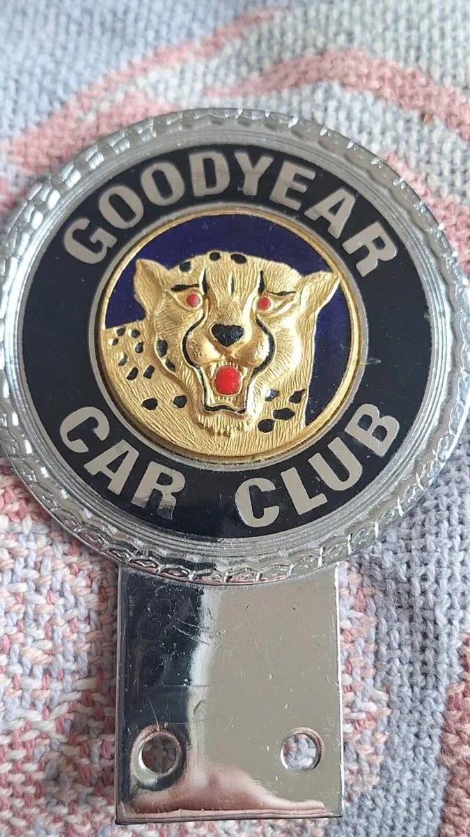 JAGUAR GOODYEAR CAR CLUB badge - Image 1