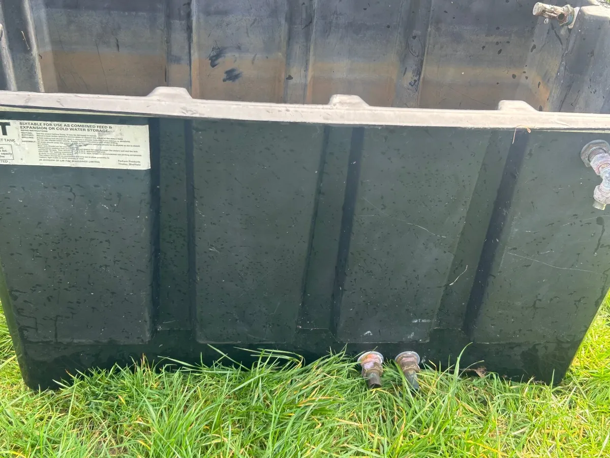 Water tanks - Image 1