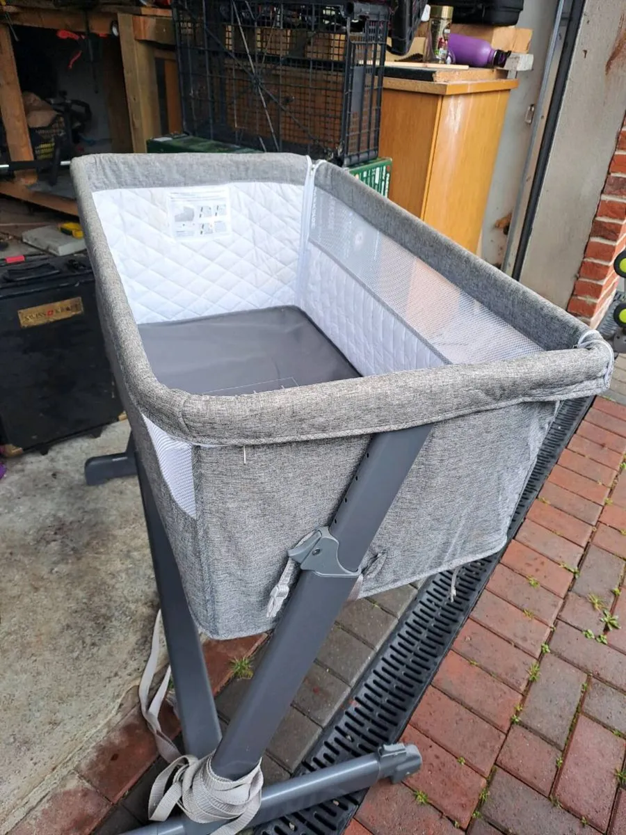 BABY CRIB - Image 1