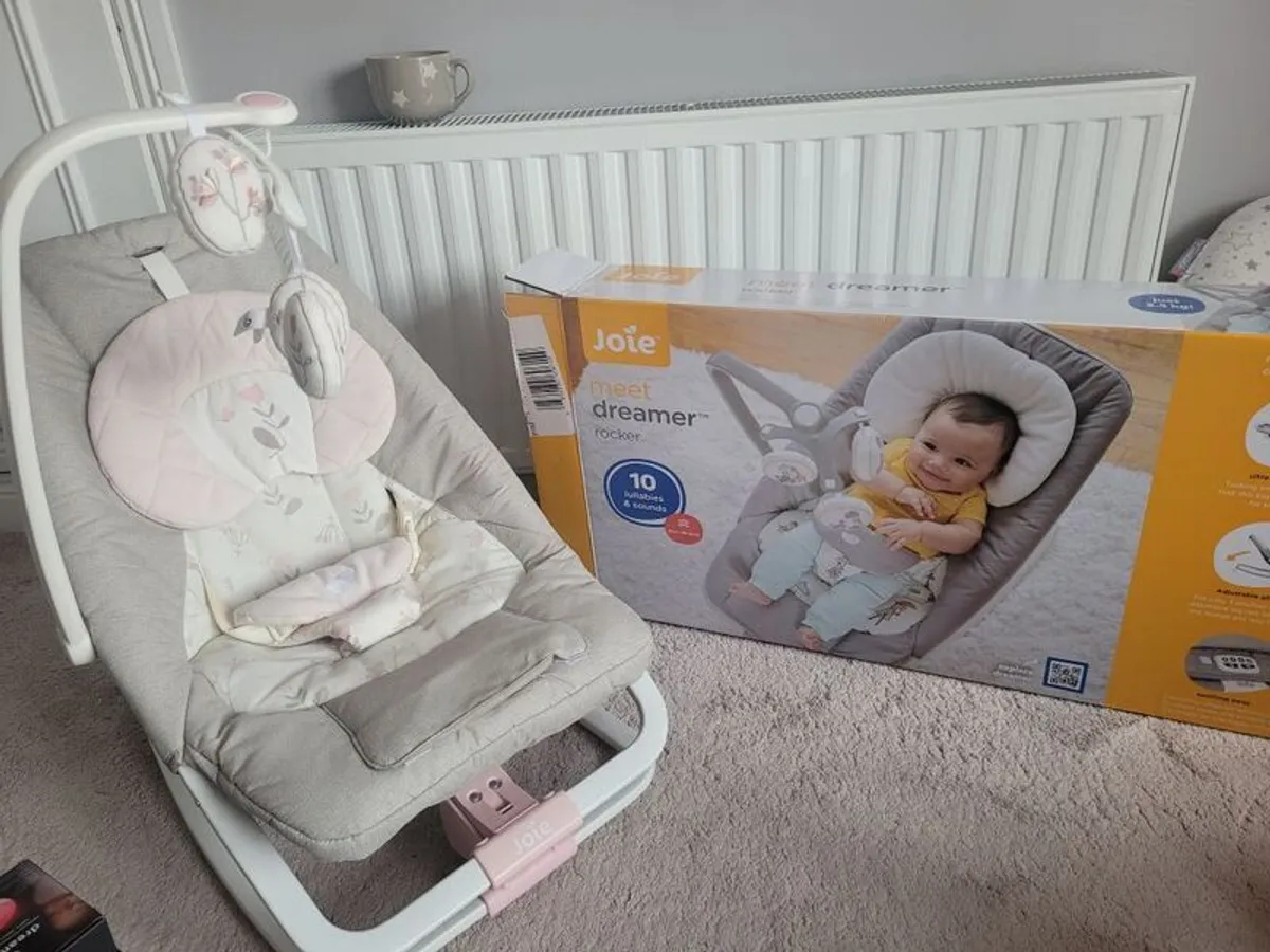 baby bouncer & mamas & papas snug seat - Image 1