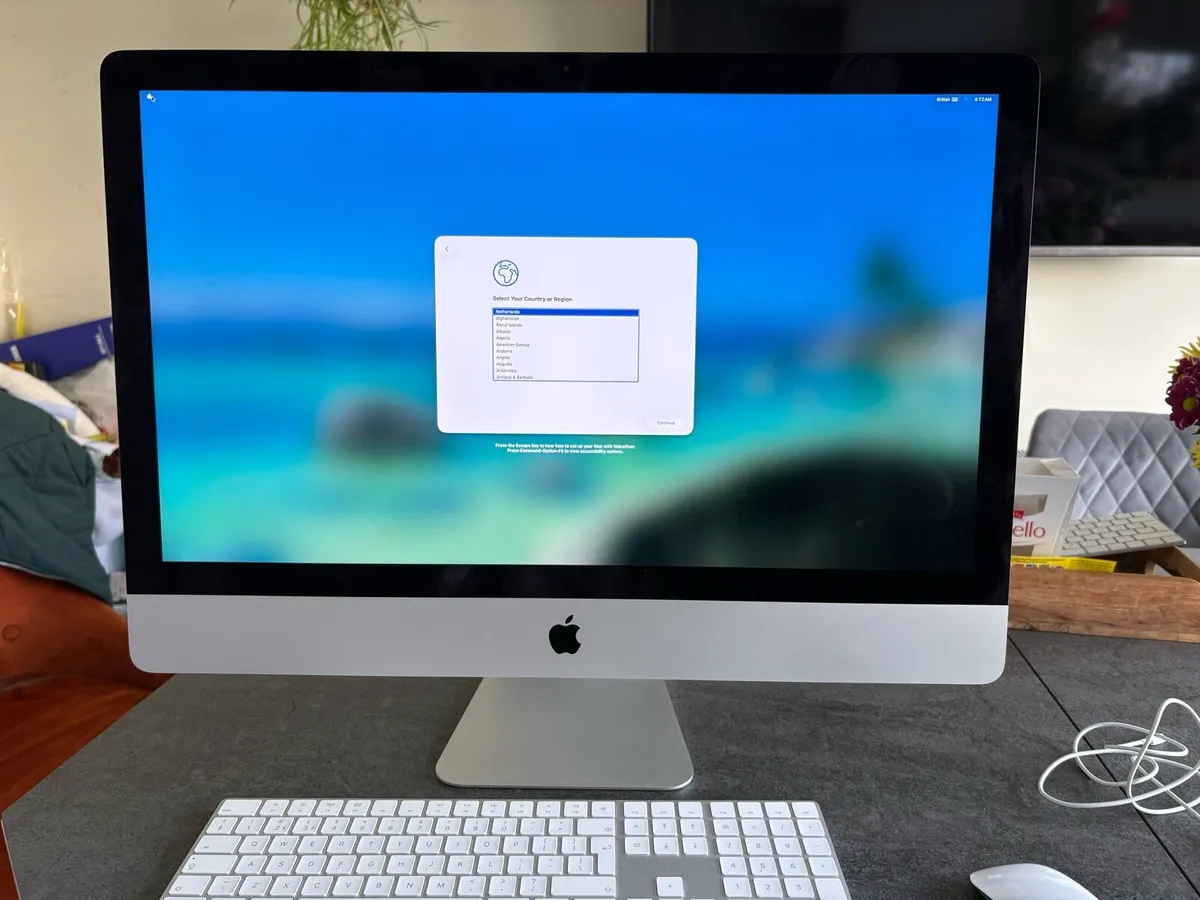 iMac 27 inch 5K 2021 Intel i7 - Image 1